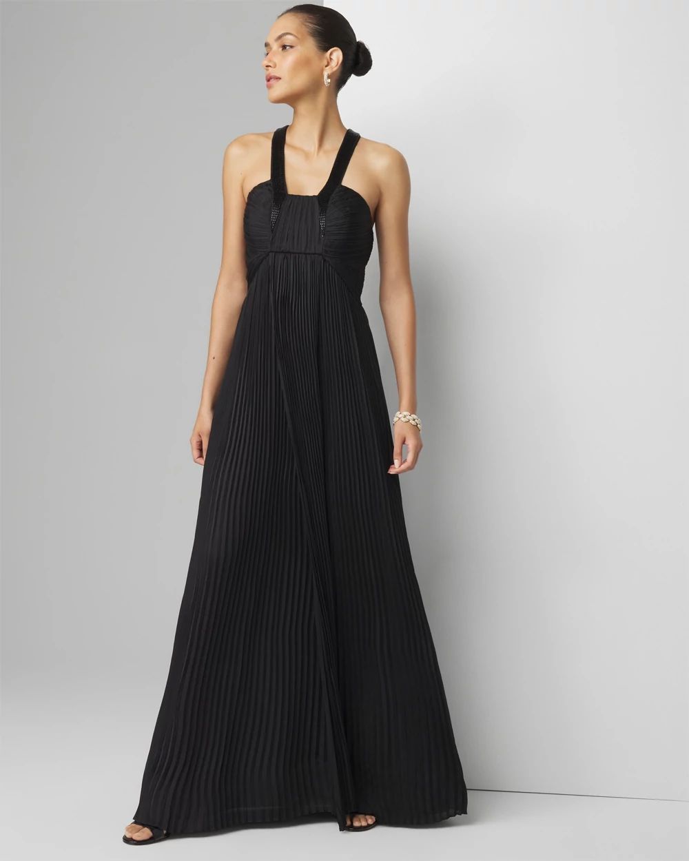 Black and white dresses online discount